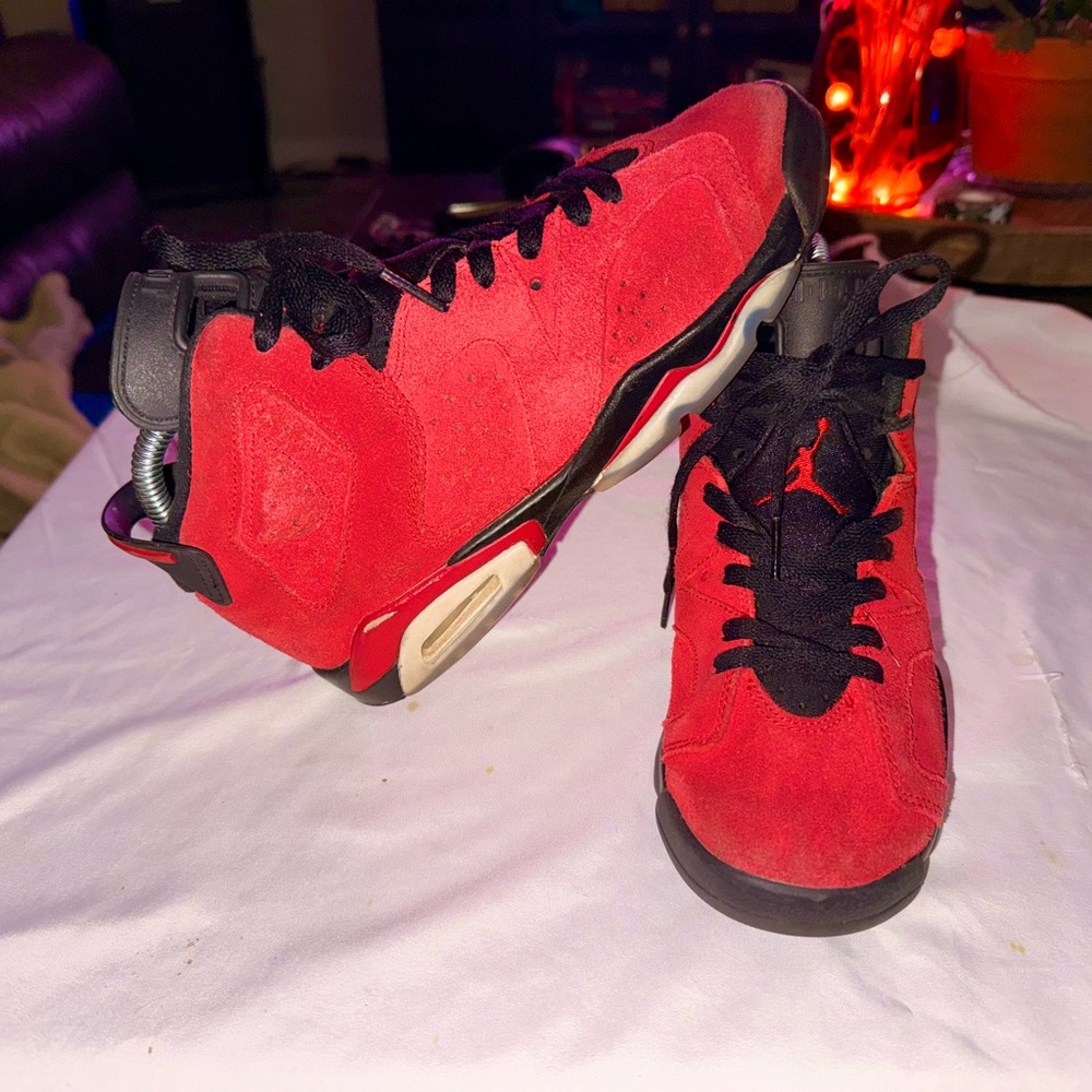 Jordan retro 6 Toro Bravo